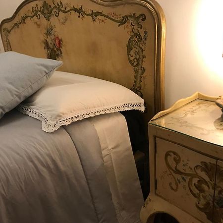 شقة ألبا  في La Casa Del Melograno المظهر الخارجي الصورة