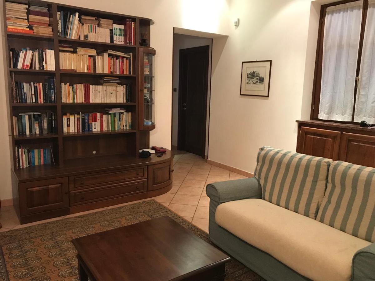 شقة ألبا  في La Casa Del Melograno المظهر الخارجي الصورة